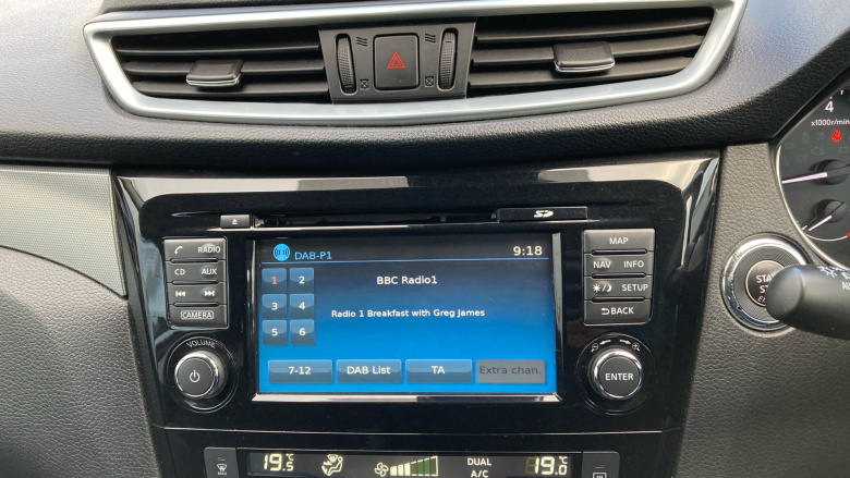 Nissan Qashqai 1.2 DiG-T N-Connecta 5dr Petrol Hatchback